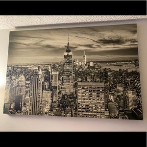 Big wall pic of night light building